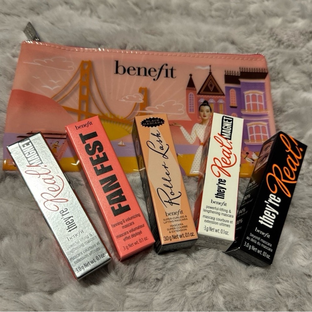 SOLD🚫6 Piece Benefit Mascara Bundle and Bag NEW